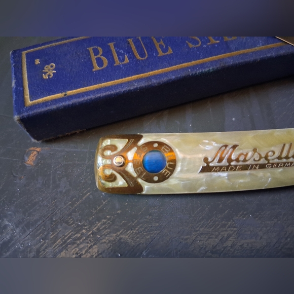 Blue Steel Straight Razor - Cream Handle - Picture 3 of 5